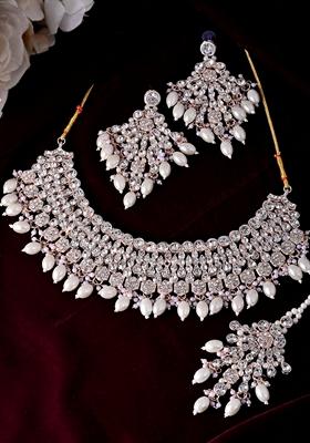 White Stone Studded Choker Necklace Set With Maang Tikka