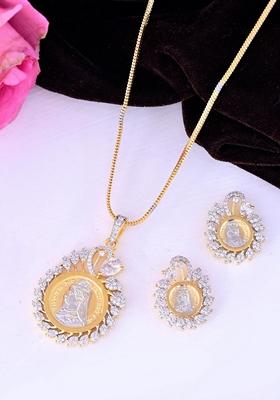 Gold Dual Toned Ad Studded Pendant With Chain And Earrings Set