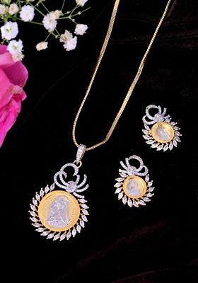 Gold Dual Toned Ad Studded Crown Chain Set