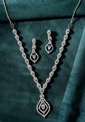 Silver Plated Tear Drop Shaped Ad Necklace With Earrings Set