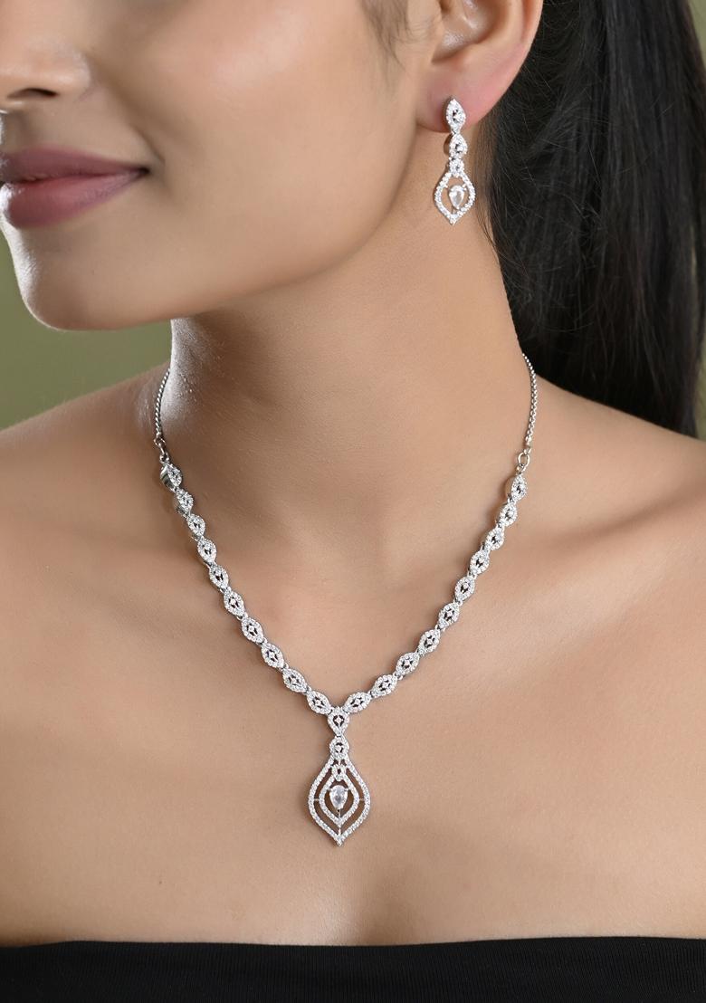 Silver Plated Tear Drop Shaped Ad Necklace With Earrings Set