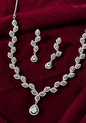 Silver Plated Tear Drop Shaped Ad Necklace With Earrings Set