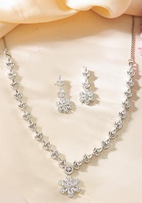 Silver Plated Floral Ad Necklace Set