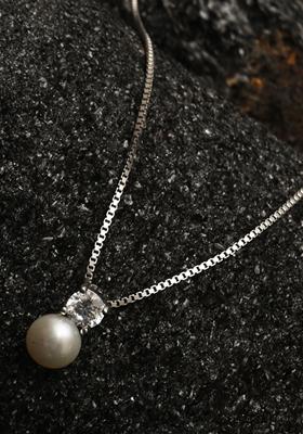 925 Pure Silver Pearl Zircon Studded Chain Pendant Set