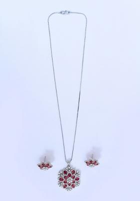 Red 6 Designer Pendant With 1 Pair Of Earring And Gold Plated Chain Jewellery Set