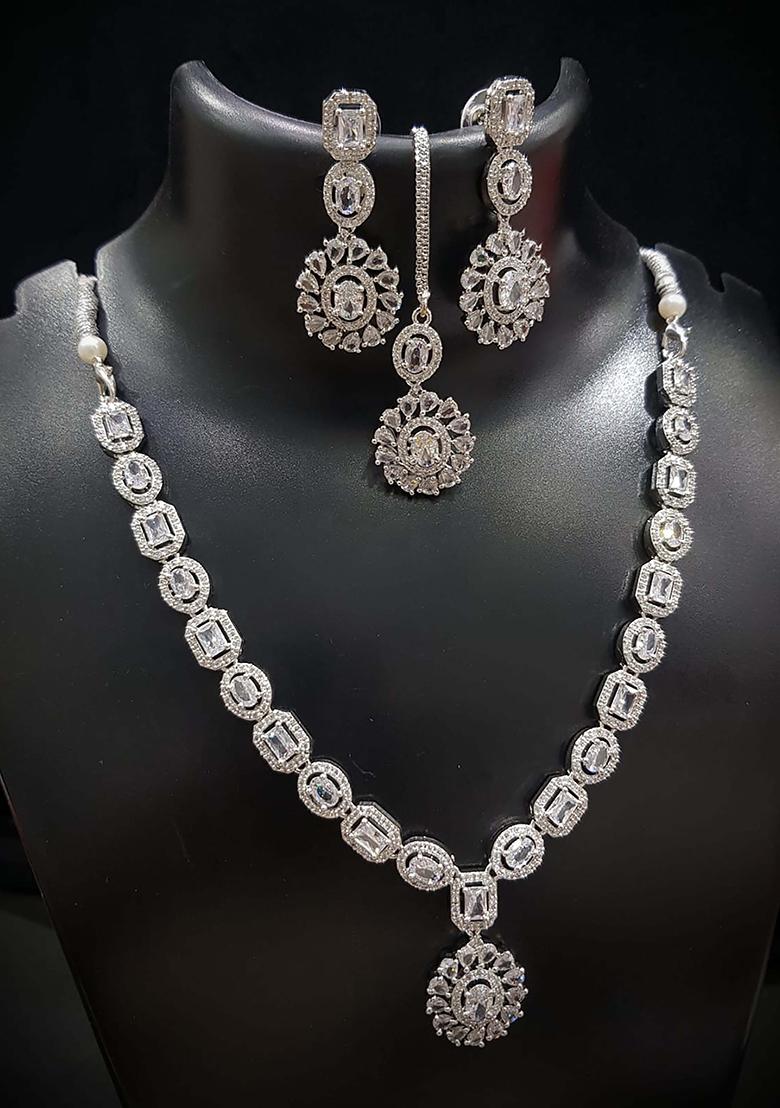 White Silver Plated Ad Necklace Set