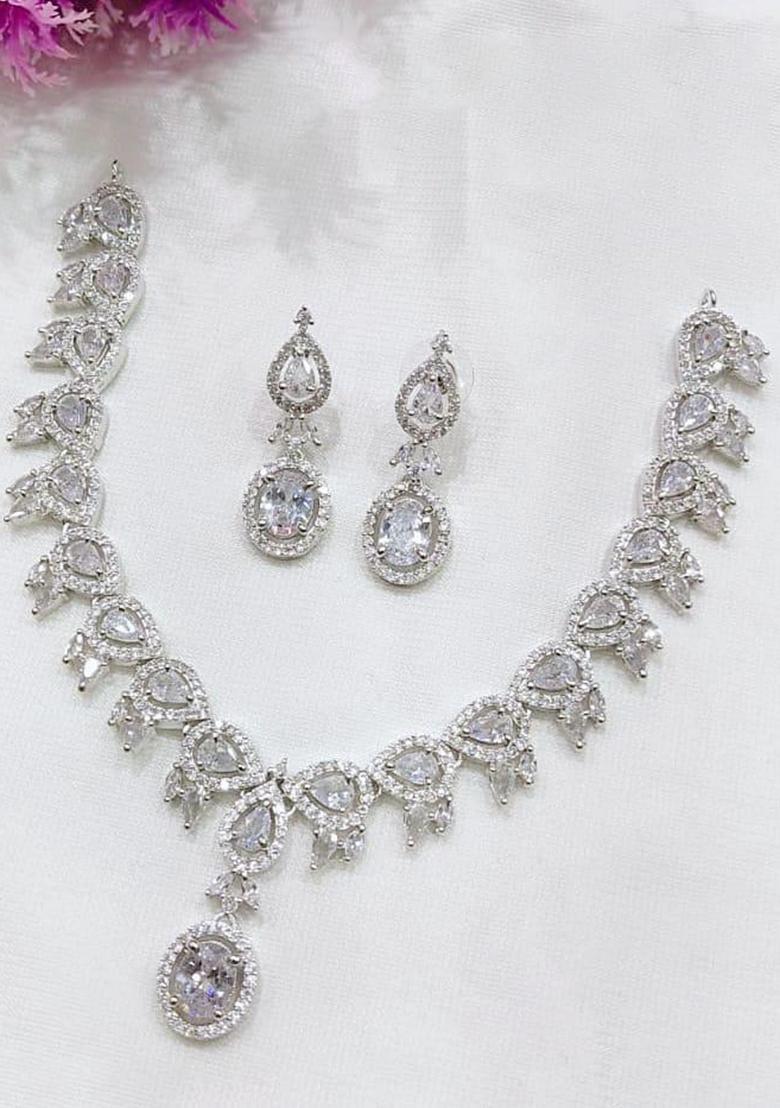 White Silver Plated Ad Necklace Set