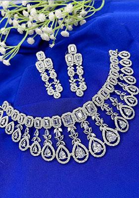 White Silver Plated Ad Necklace Set