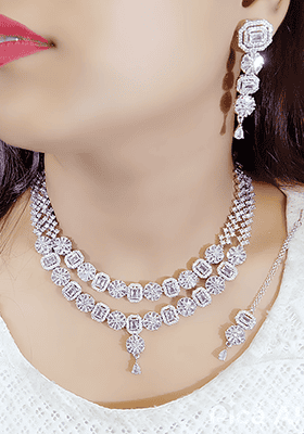 White Silver Plated Ad Necklace Set