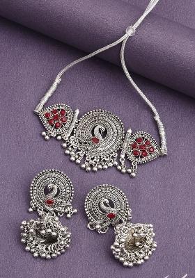 Maroon Silver Plated Alloy Choker Set
