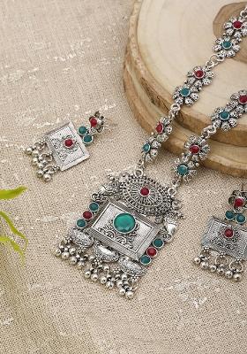 Maroon And Green Silver Plated Alloy Necklace Set