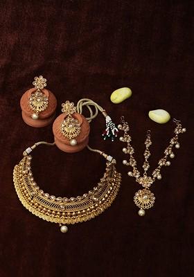 Gold Stone Studded And Beaded Gold Plated Jewellery Set