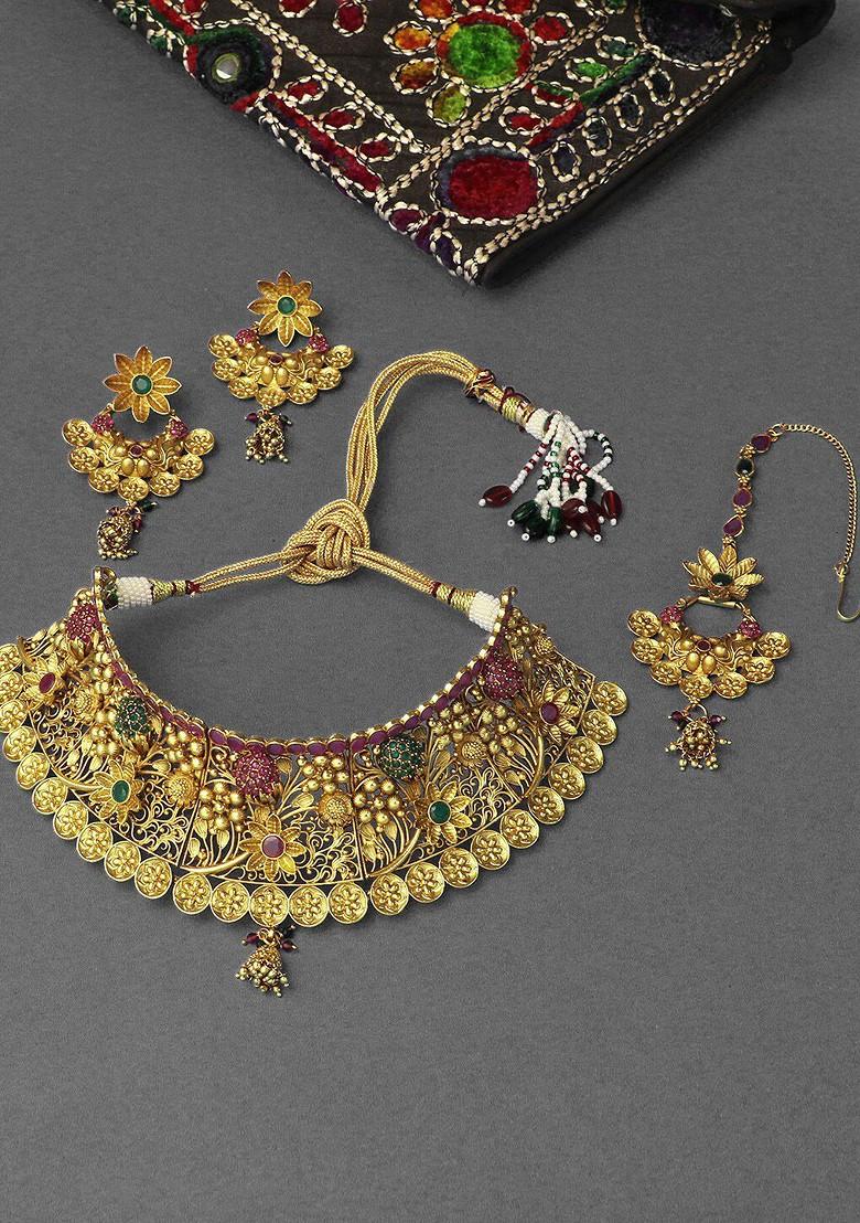 Gold Stone Studded And Beaded Gold Plated Jewellery Set
