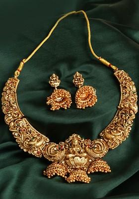 Gold Stone Studded And Beaded Gold Plated Jewellery Set