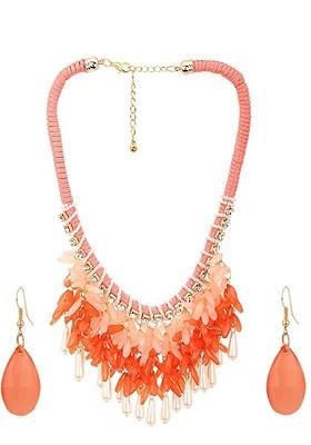 Gold Stone Studded And Beaded Gold Plated Jewellery Set