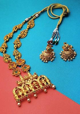 Gold Stone Studded And Beaded Gold Plated Jewellery Set
