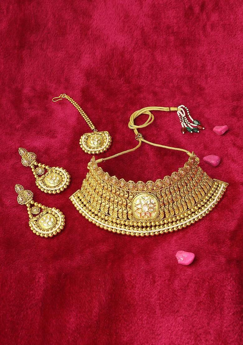 Gold Stone Studded And Beaded Gold Plated Jewellery Set