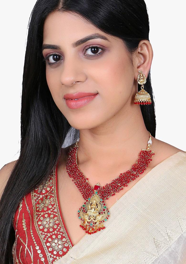 Gold Stone Studded And Beaded Gold Plated Jewellery Set