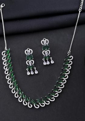 Silver Plated Ad And Green Stone Tear Drop Shaped Necklace Set