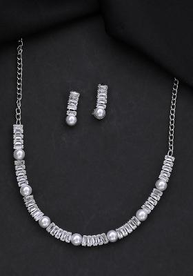 Silver Plated Pearl And Stone Studded Necklace Set