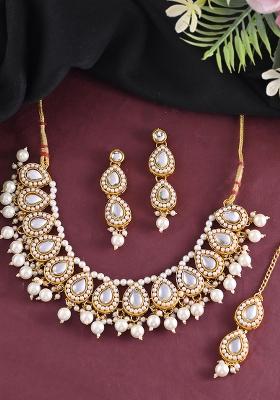 Gold Plated Kundan Stones Studded Jewellery Set With Maang Tikka