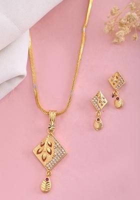 Gold Plated Geomatrical Ad Stone Studded Chain Set
