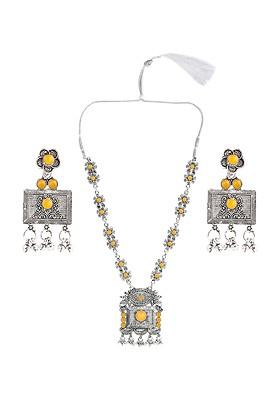 Silver Stone Studded Gold Plated Necklace Set