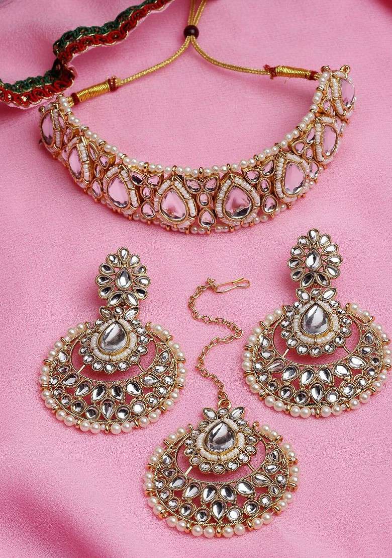White Kundan And Beads Studded Choker Gold Plated Necklace Set - Indya