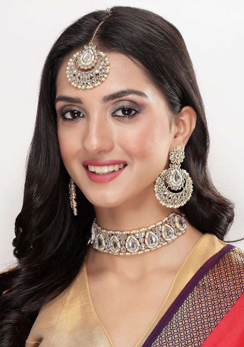 White Kundan And Beads Studded Choker Gold Plated Necklace Set