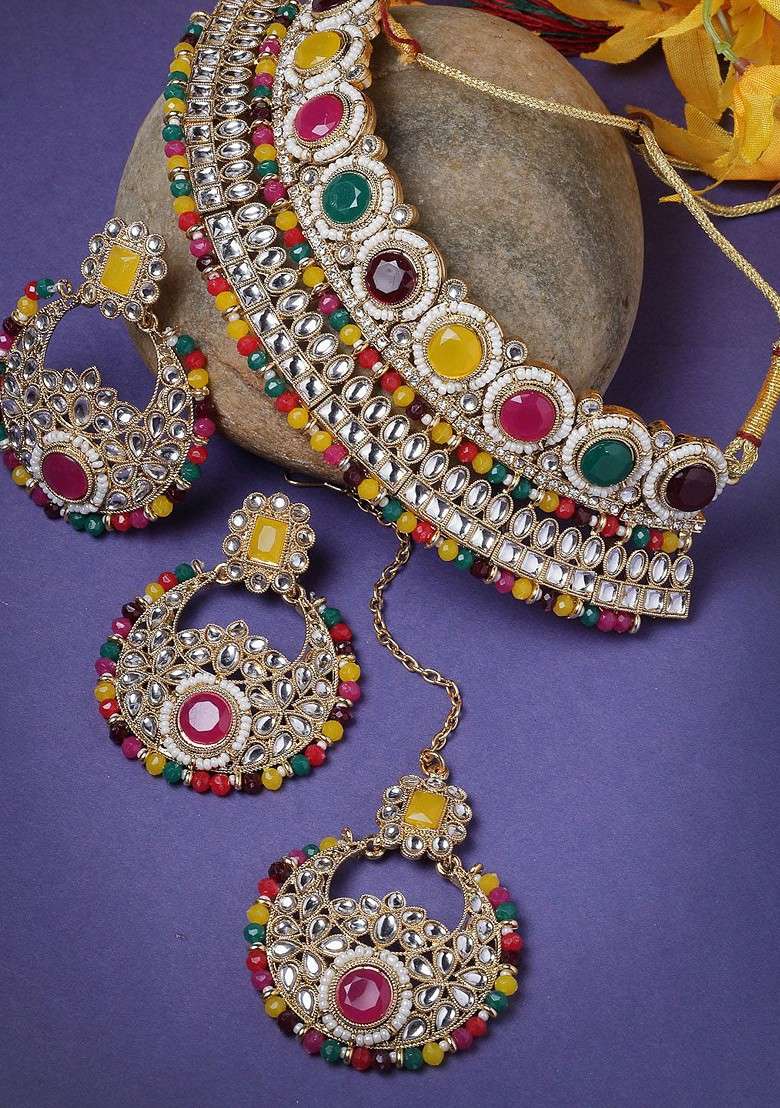 White Kundan Studded And Pearl Beaded Gold Plated Necklace Set - Indya