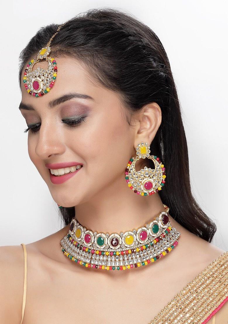 White Kundan Studded And Pearl Beaded Gold Plated Necklace Set