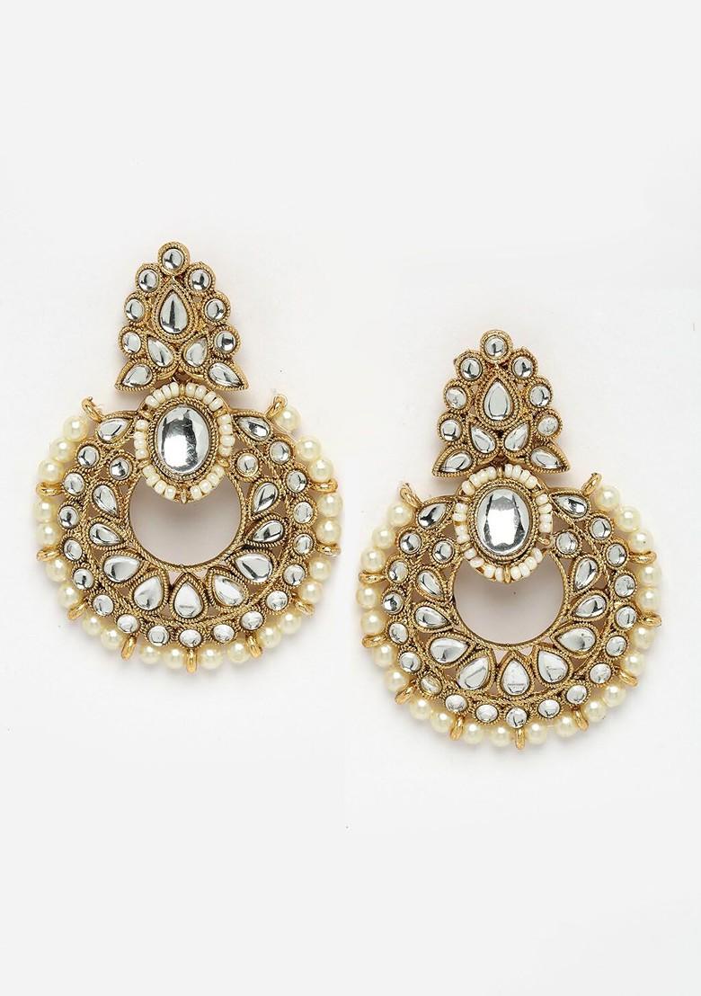 White Kundan Studded And Pearl Beaded Gold Plated Necklace Set