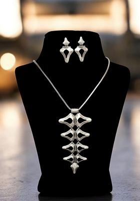 Silver Studs Silver Plated Necklace Set
