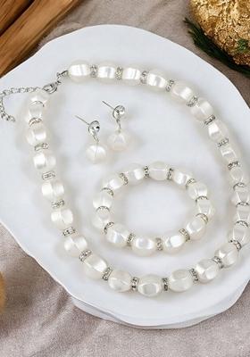 White Beaded Gold Plated Necklace Set
