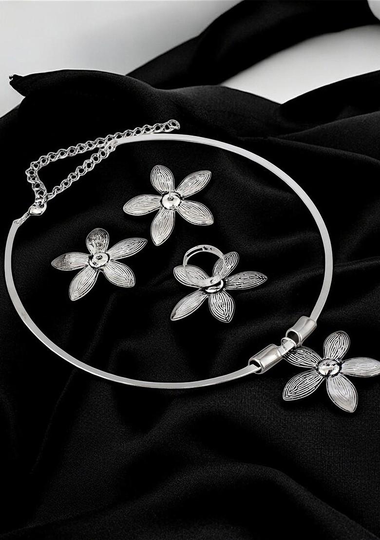 Silver Studs Silver Plated Necklace Set