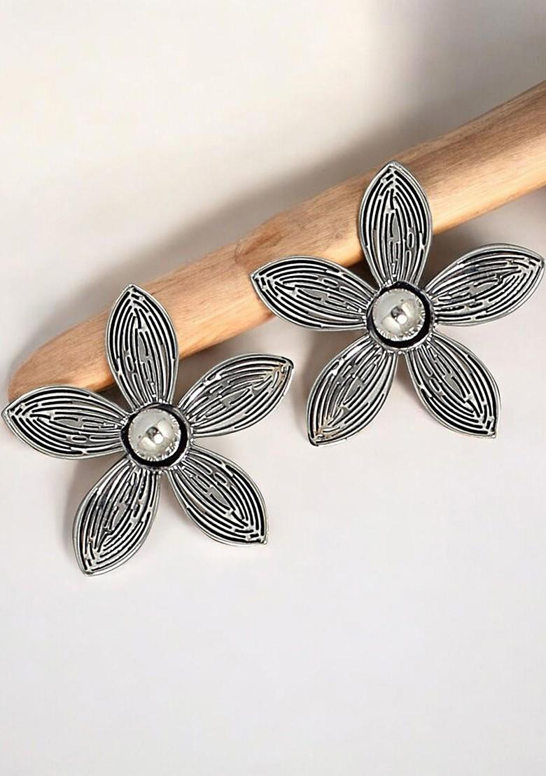 Silver Studs Silver Plated Necklace Set