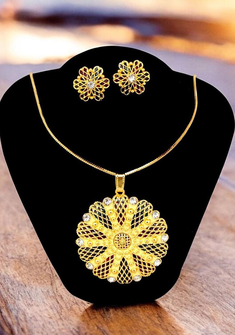 Gold Studded Gold Plated Necklace Set