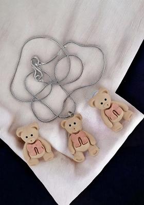 Beige Studs Gold Plated Necklace Set