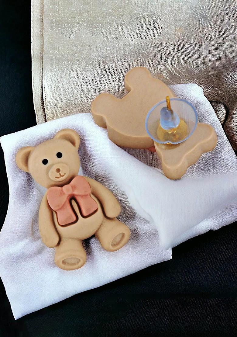 Beige Studs Gold Plated Necklace Set