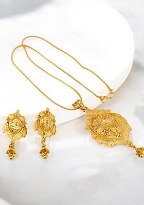 Gold Studs Gold Plated Necklace Set