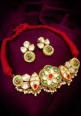 Gold Plated Kundan Stone Studded And Beaded Jewellery Set