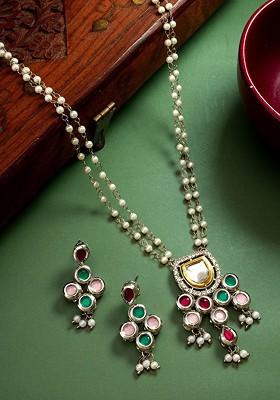 Silver Silver Plated Kundan Studded Jewellery Set