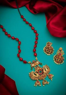 Women Gold Toned And Red Peacock Pearl Jewellery Set