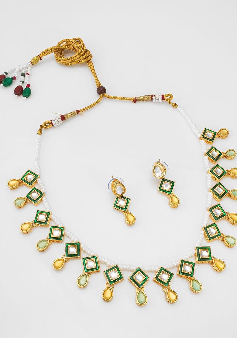 Kundan Stone Studded Jewellery Set