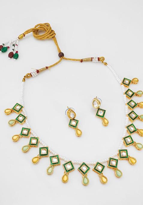 Kundan Stone Studded Jewellery Set