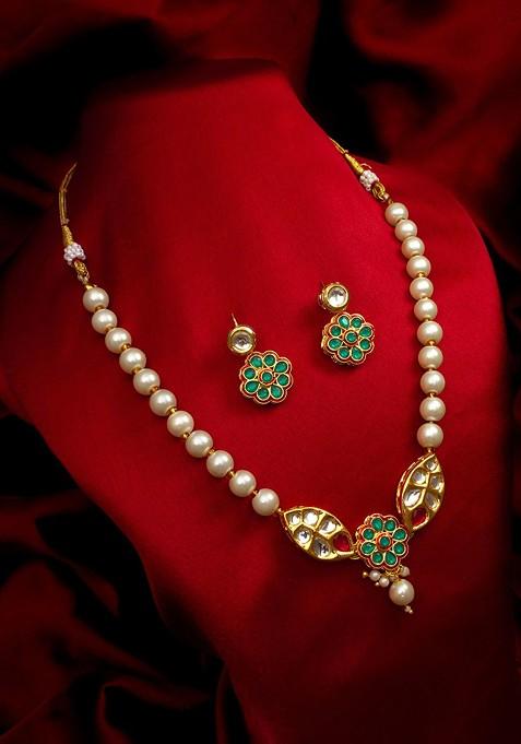 Kundan Studded And Beaded Choker Jewellery Set
