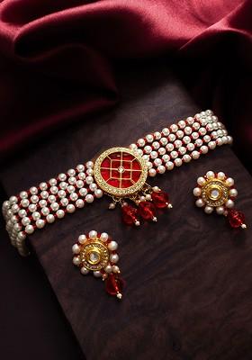 Gold Plated Kundan Stone Studded And Pearl Beaded Jewellery Set