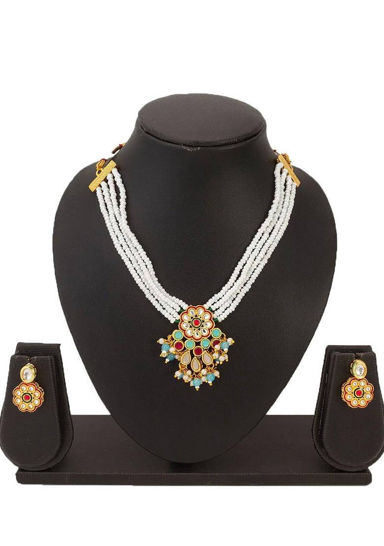 Kundan Kundan Stone Studded And Beaded Jewellery Set