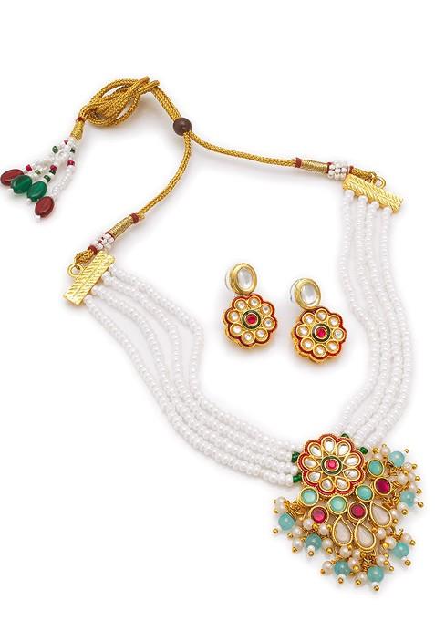 Kundan Kundan Stone Studded And Beaded Jewellery Set