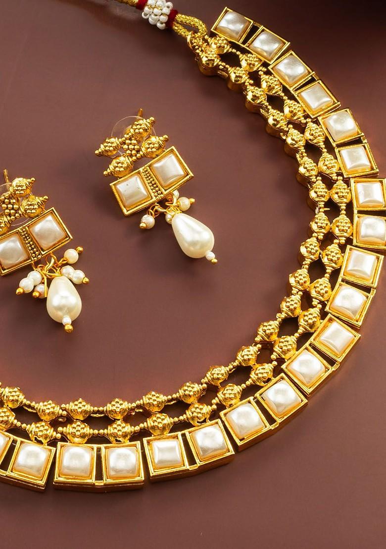 Kundan Studded Jewellery Set